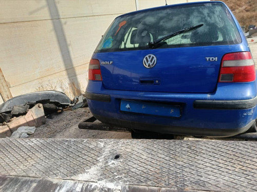 VOLKSWAGEN GOLF IV BERLINA (1J1)(10.1997) — vehículo donante para recambios 
