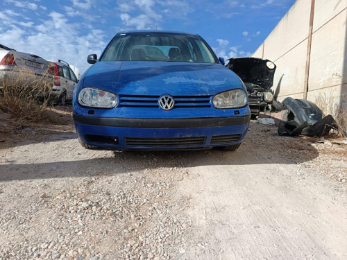 VOLKSWAGEN GOLF IV BERLINA (1J1)(10.1997) — vehículo donante para recambios 