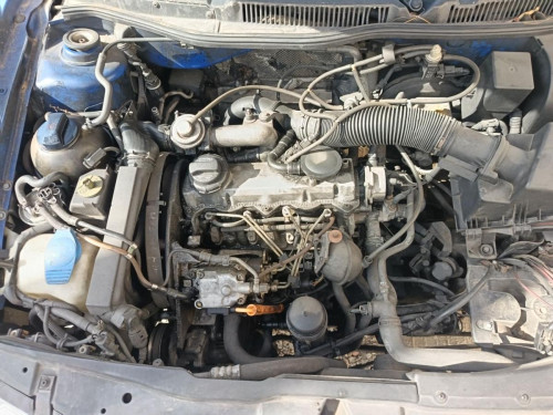 VOLKSWAGEN GOLF IV BERLINA (1J1)(10.1997) — vehículo donante para recambios 