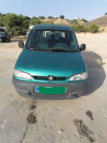 PEUGEOT PARTNER (S1)(07.1996) — vehículo donante para recambios 