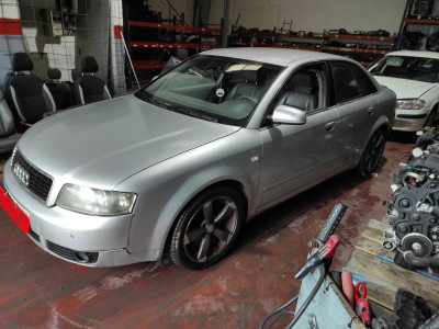 AUDI A4 BERLINA (8E)