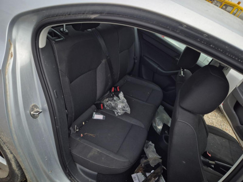 ENGANCHE CINTURON TRASERO DERECHO Skoda RAPID (NH) 