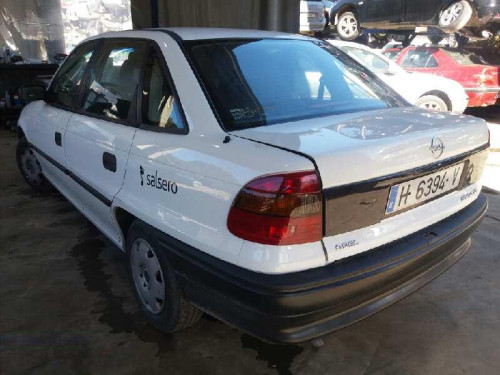  OPEL ASTRA F BERLINA 