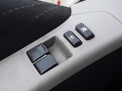 MANDO ELEVALUNAS DELANTERO IZQUIERDO Toyota YARIS (KSP9/SCP9/NLP9) 