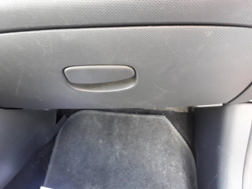 GUANTERA RENAULT CLIO IV 