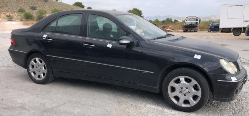 MERCEDES-BENZ CLASE C (BM 203) BERLINA — vehículo donante para recambios 