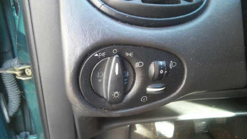  FORD FOCUS BERLINA (CAK) 