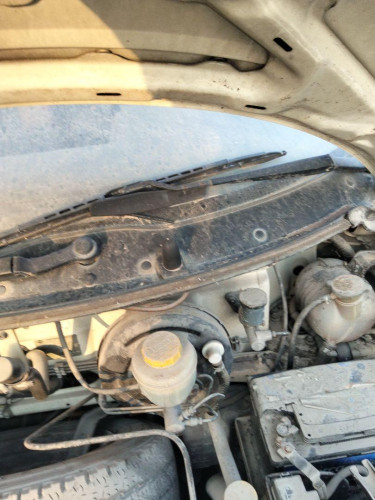 BRAZO LIMPIA DELANTERO IZQUIERDO Nissan VANETTE CARGO 