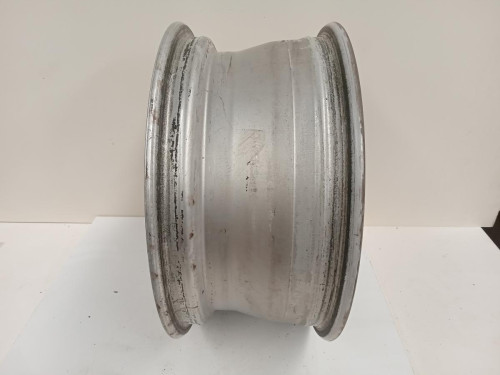 LLANTA FORD FOCUS BERLINA (CAP) 