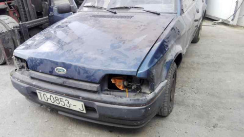 FORD ESCORT BERLINA — vehículo donante para recambios 