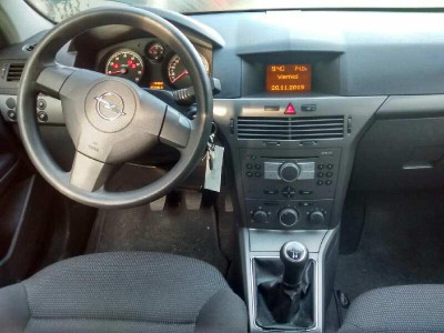 OPEL ASTRA H BERLINA