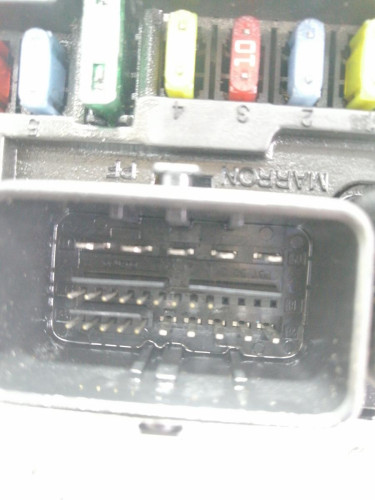  CAJA RELES / FUSIBLES PEUGEOT 407 