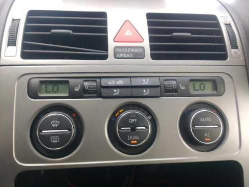  VOLKSWAGEN TOURAN (1T2) 