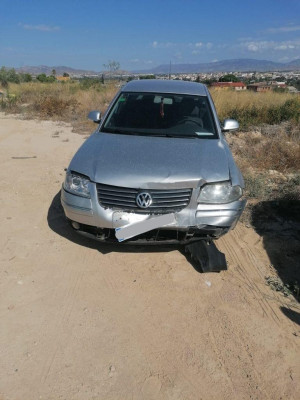 VOLKSWAGEN PASSAT BERLINA (3B3)