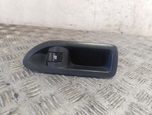  MANDO ELEVALUNAS TRASERO IZQUIERDO 