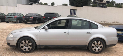 VOLKSWAGEN PASSAT BERLINA (3B3)