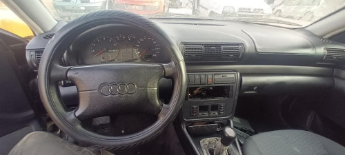  AUDI A4 BERLINA (B5) 
