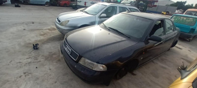 AUDI A4 BERLINA (B5)