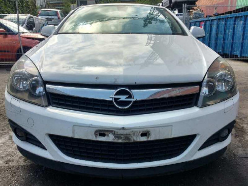  OPEL ASTRA H GTC 