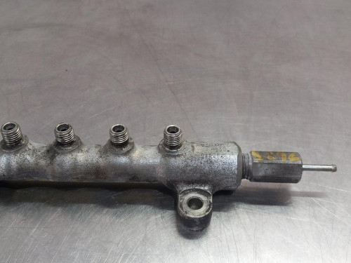  RAMPA INYECTORA TOYOTA COROLLA VERSO (R1) 