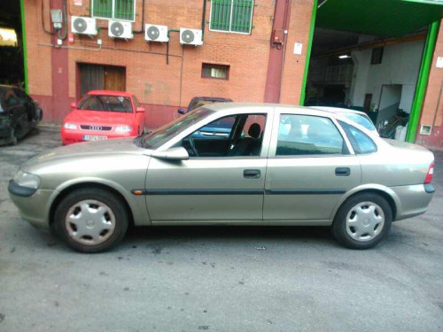  OPEL VECTRA B BERLINA 