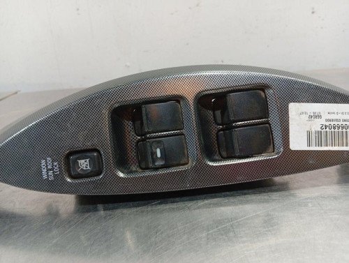 MANDO ELEVALUNAS DELANTERO IZQUIERDO Mitsubishi GRANDIS (NA0W) 