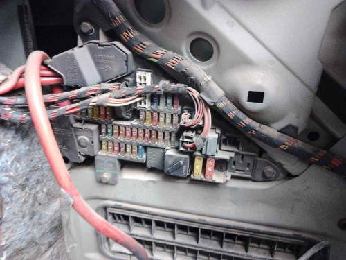 CAJA RELES / FUSIBLES BMW SERIE 5 BERLINA (E60) 
