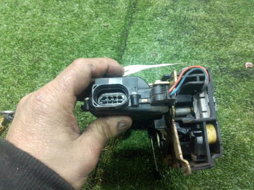 CERRADURA PUERTA DELANTERA DERECHA Seat TOLEDO (1M2) 