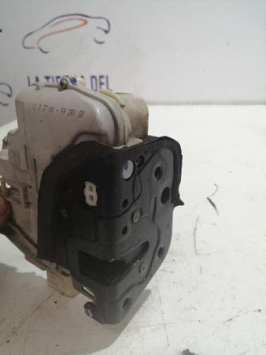  CERRADURA PUERTA TRASERA DERECHA 