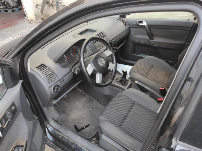 VOLKSWAGEN POLO IV (9N1)