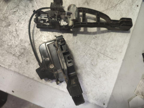 CERRADURA PUERTA DELANTERA DERECHA Ford FOCUS BERLINA (CAP) 