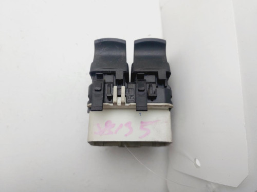 MANDO ELEVALUNAS DELANTERO IZQUIERDO Renault CLIO III GRANDTOUR 