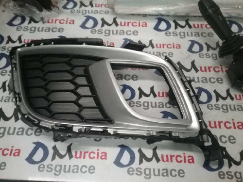 REJILLA PARAGOLPES DERECHA 