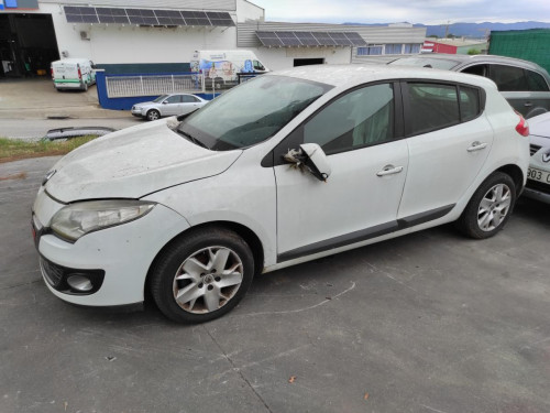 RENAULT MEGANE III BERLINA 5P — vehículo donante para recambios 