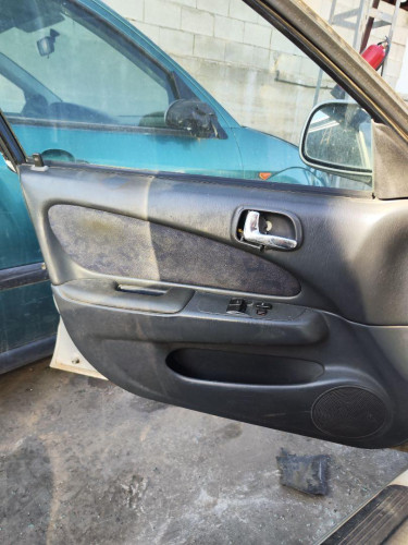 GUARNECIDO PUERTA DELANTERA IZQUIERDA Toyota COROLLA (E11) 