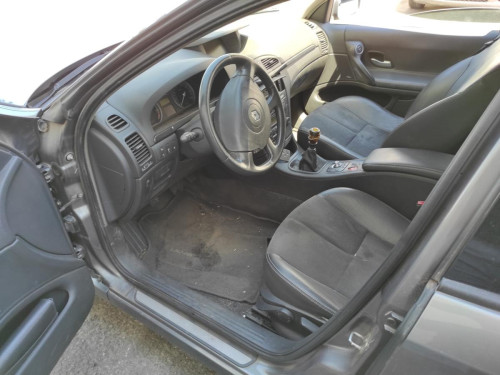 RENAULT LAGUNA II GRANDTOUR (KG0) — vehículo donante para recambios 