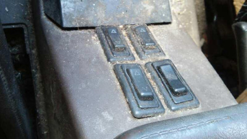  MITSUBISHI MONTERO (L040) 