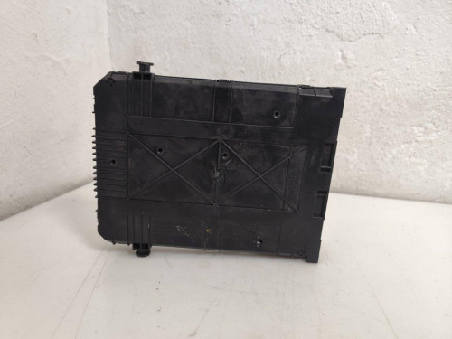  CAJA RELES / FUSIBLES PEUGEOT 208 