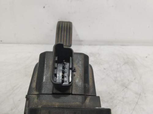 PEDAL ACELERADOR 