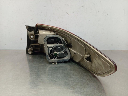  PILOTO TRASERO IZQUIERDO RENAULT FLUENCE 