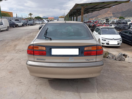  RENAULT LAGUNA (B56) 