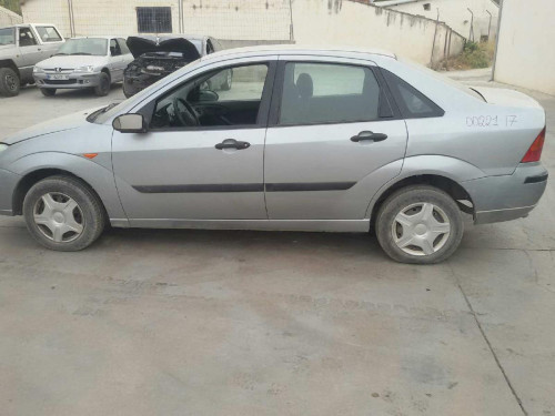  FORD FOCUS BERLINA (CAK) 