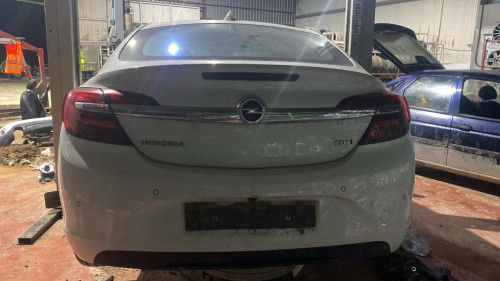  OPEL INSIGNIA BERLINA 