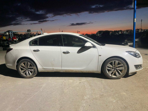  OPEL INSIGNIA BERLINA 