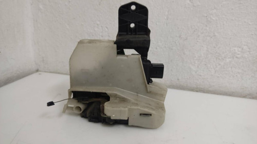 CERRADURA PUERTA DELANTERA DERECHA VOLKSWAGEN PASSAT BERLINA (3B3) 