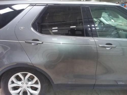 PUERTA TRASERA DERECHA Land Rover DISCOVERY 5 