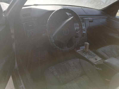 MERCEDES-BENZ CLASE E (BM 210) BERLINA
