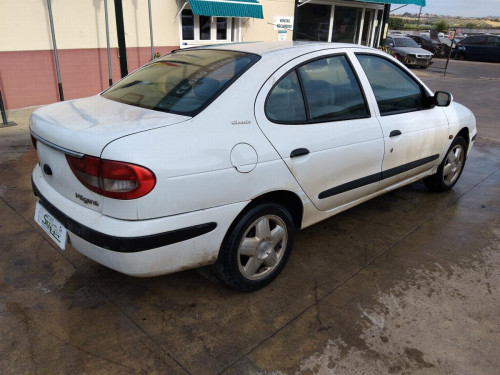 Renault Megane I Classic (LA0)(1996->) — vehículo donante para recambios 