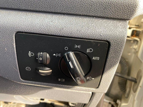FORD TRANSIT CONNECT (TC7) — vehículo donante para recambios 