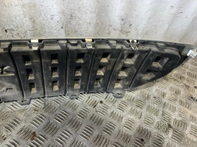 REJILLA PARAGOLPES DELANTERO